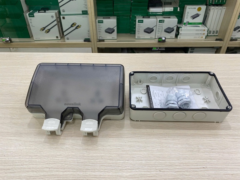 Hộp điện đôi ngoài trời chống nước IP66 Novalink NV-OW46, có công tắc